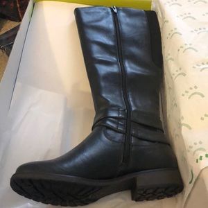 Black boots that come just below the knee!
